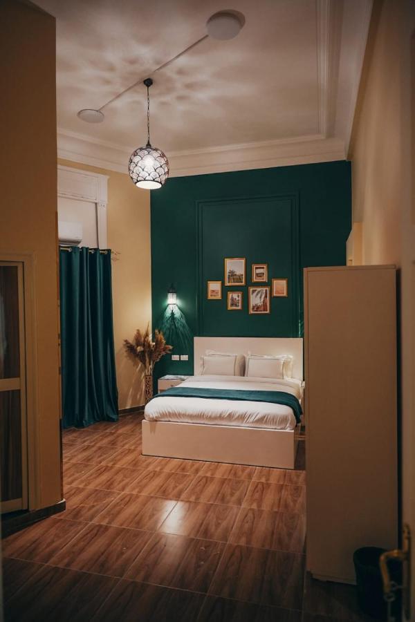 Hathor House Hostel *